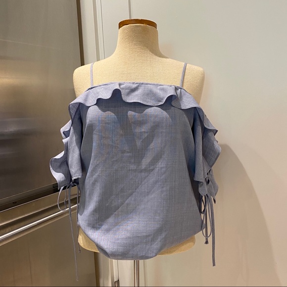 WAYF Cold Shoulder Top - Picture 1 of 12